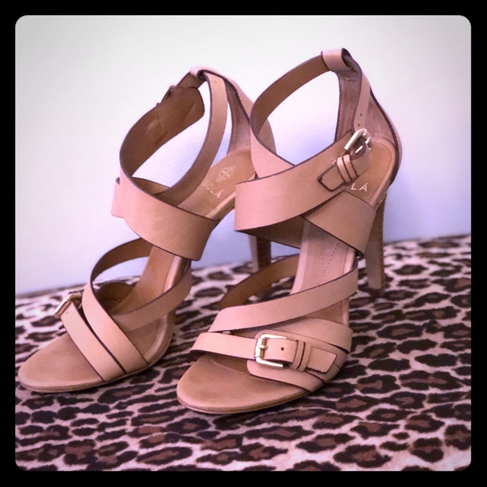 🔥 Isola Leather Heels Size 7.5M